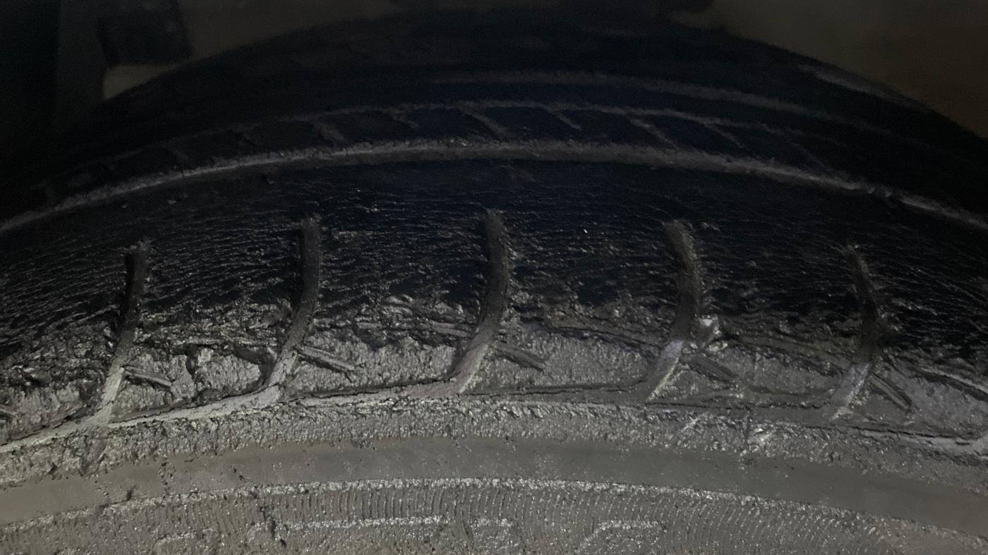 2015 Maruti Ciaz ZXI AT, Petrol, Automatic, 55,555 km, Left Front Tyre Tread