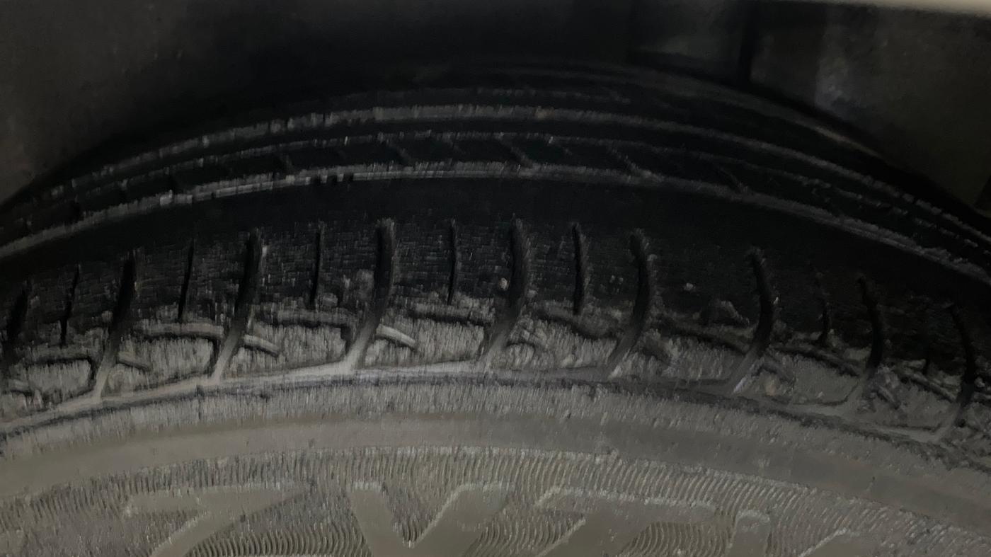 2015 Maruti Ciaz ZXI AT, Petrol, Automatic, 55,555 km, Left Rear Tyre Tread