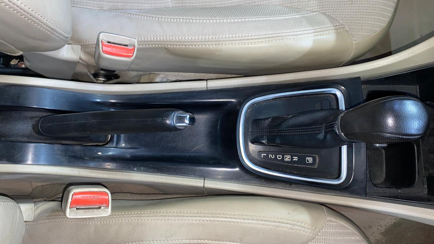 2015 Maruti Ciaz ZXI AT, Petrol, Automatic, 55,555 km, Gear Lever
