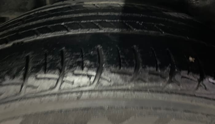 2015 Maruti Ciaz ZXI AT, Petrol, Automatic, 76,067 km, Right Rear Tyre Tread