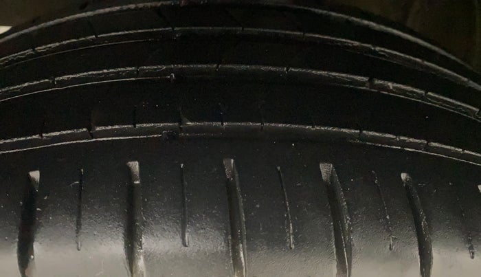 2021 Maruti Baleno ZETA PETROL 1.2, Petrol, Manual, 21,542 km, Left Front Tyre Tread