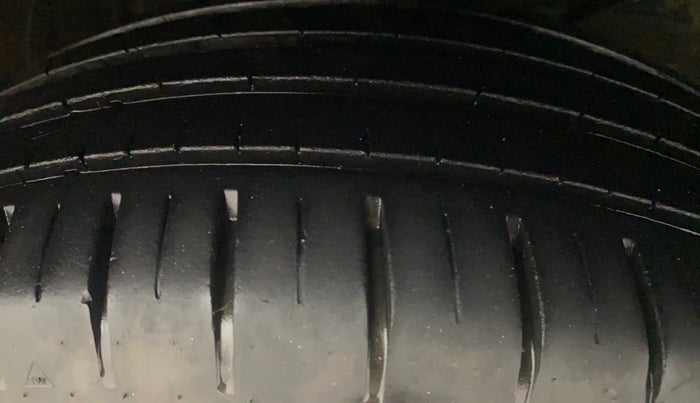 2021 Maruti Baleno ZETA PETROL 1.2, Petrol, Manual, 21,542 km, Right Front Tyre Tread