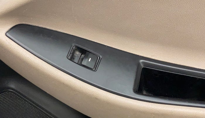 2015 Hyundai Elite i20 MAGNA 1.2, Petrol, Manual, 52,578 km, Right rear window switch / handle - Switch/handle not functional