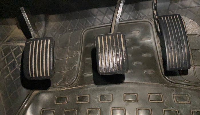 2022 Hyundai AURA SX 1.2, Petrol, Manual, 42,649 km, Pedals