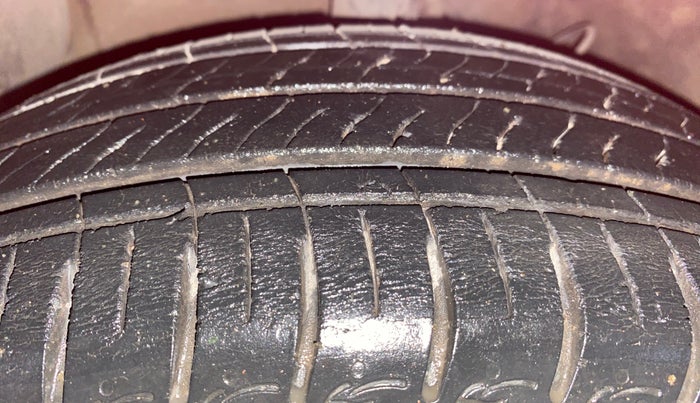 2022 Hyundai AURA SX 1.2, Petrol, Manual, 42,649 km, Left Front Tyre Tread