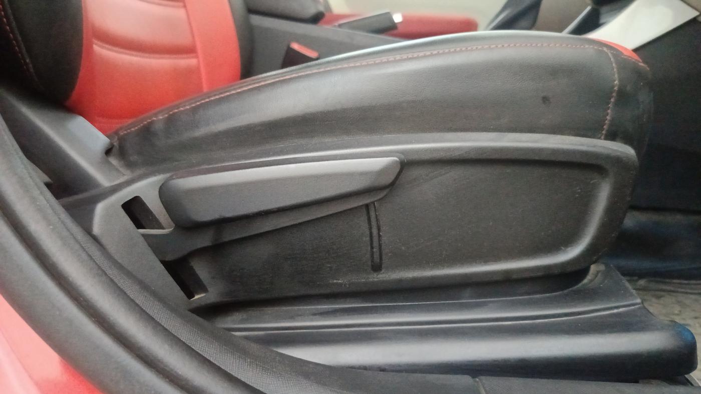 2023 Tata ALTROZ XZA + SUNROOF, Petrol, Automatic, 31,579 km, Driver Side Adjustment Panel