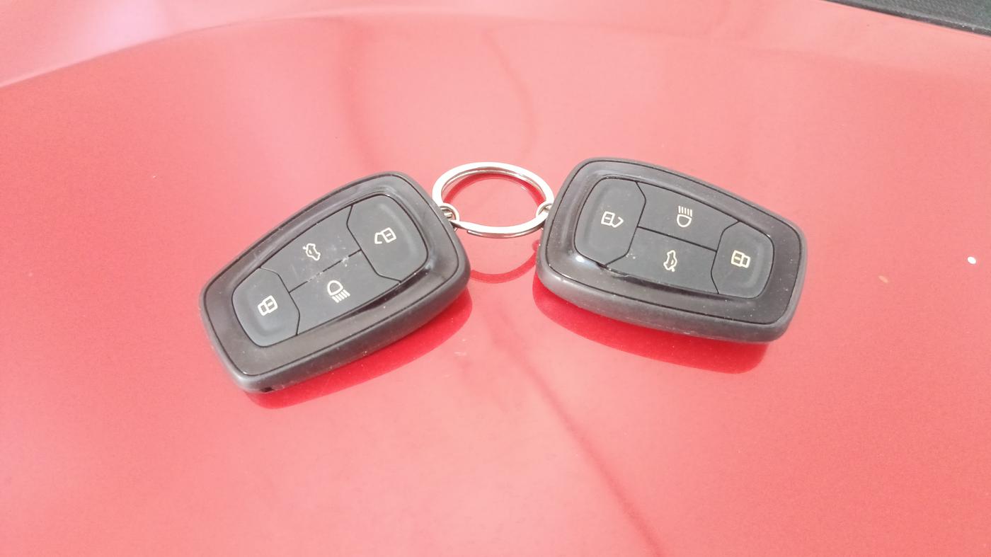 2023 Tata ALTROZ XZA + SUNROOF, Petrol, Automatic, 31,579 km, Key Close Up