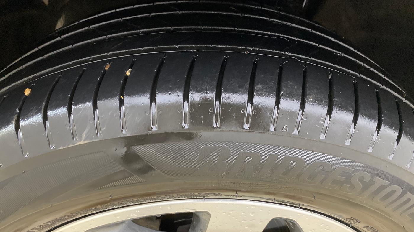 2021 Tata Safari XZA PLUS, Diesel, Automatic, 1,31,793 km, Left Front Tyre Tread