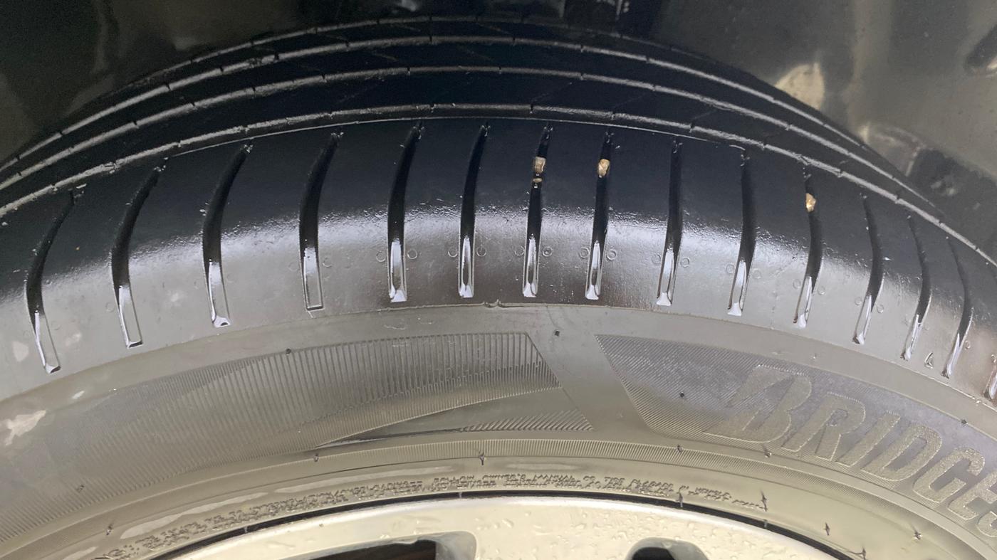2021 Tata Safari XZA PLUS, Diesel, Automatic, 1,31,793 km, Right Front Tyre Tread