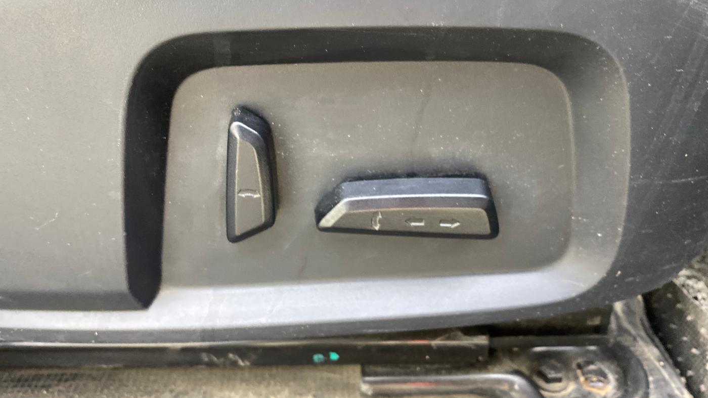 2021 Tata Safari XZA PLUS, Diesel, Automatic, 1,31,793 km, Driver Side Adjustment Panel