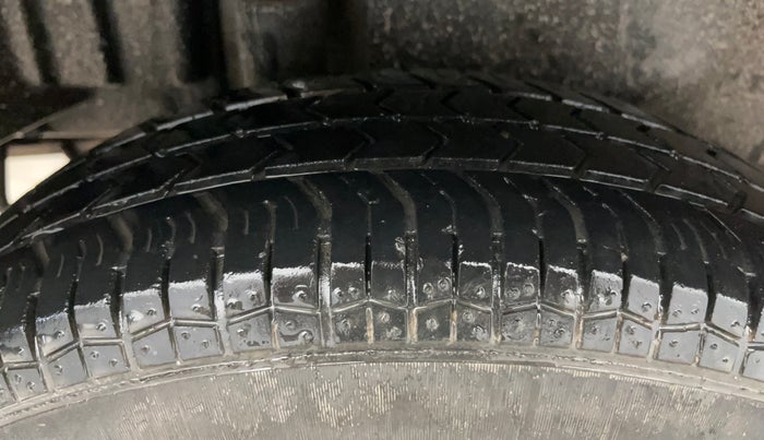 2014 Maruti Swift Dzire VXI, Petrol, Manual, 48,478 km, Right Rear Tyre Tread