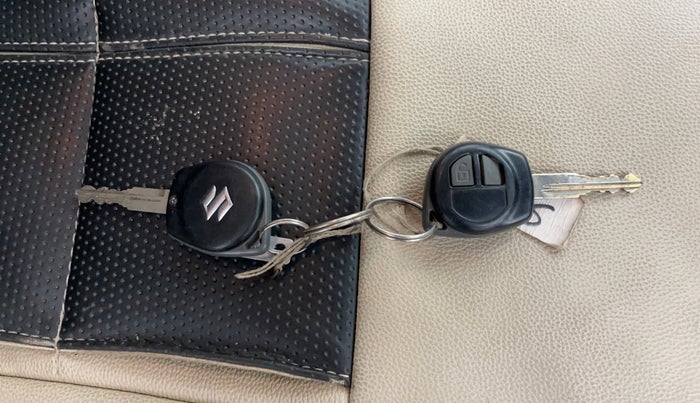 2014 Maruti Swift Dzire VXI, Petrol, Manual, 48,478 km, Key Close Up