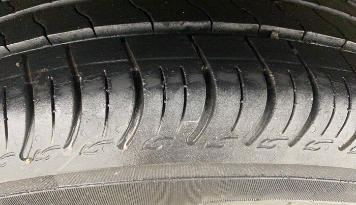 2015 Maruti Celerio VXI AMT, Petrol, Automatic, 91,909 km, Right Rear Tyre Tread