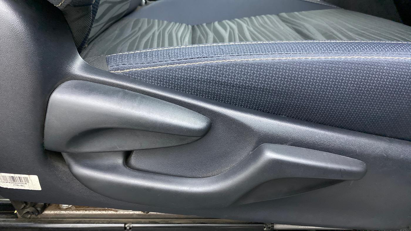 2022 Toyota Innova Crysta 2.4 VX 8 STR, Diesel, Manual, 48,971 km, Driver Side Adjustment Panel