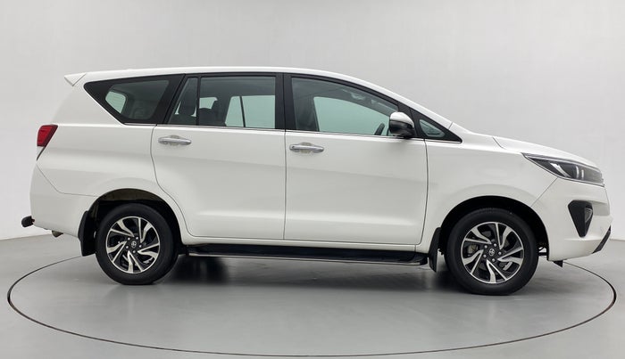 2022 Toyota Innova Crysta 2.4 VX 8 STR, Diesel, Manual, 48,971 km, Right Side View