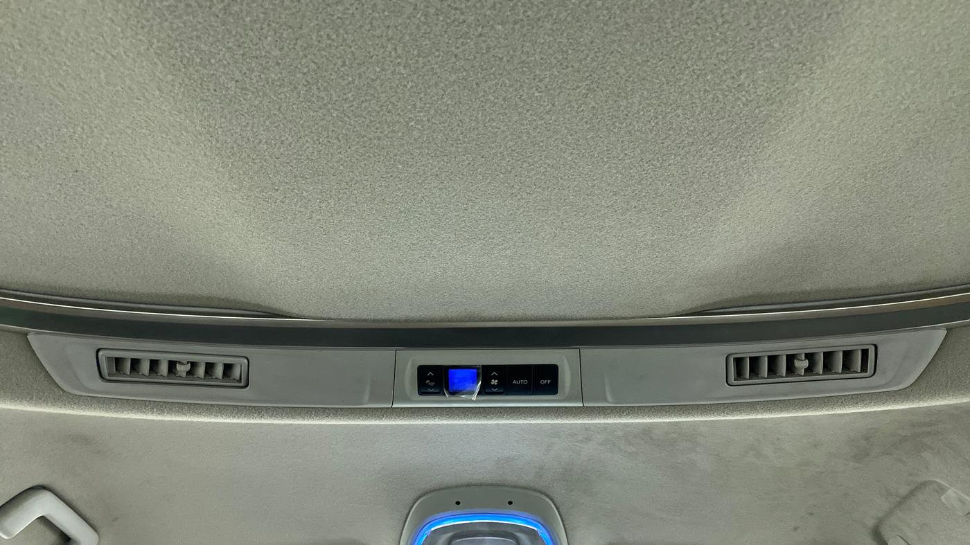 2022 Toyota Innova Crysta 2.4 VX 8 STR, Diesel, Manual, 48,971 km, Rear AC Vents