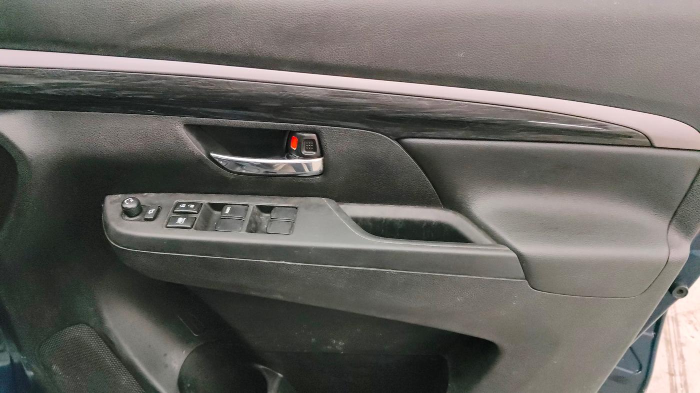2022 Maruti XL6 ALPHA PLUS AT, Petrol, Automatic, 28,222 km, Driver Side Door Panels Control