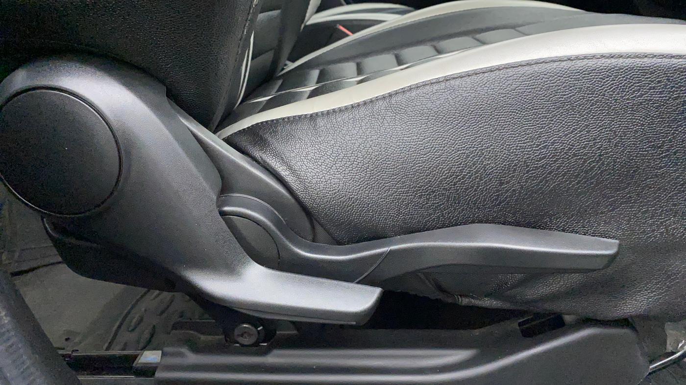 2019 Maruti Swift VXI D, Petrol, Manual, 16,521 km, Driver Side Adjustment Panel