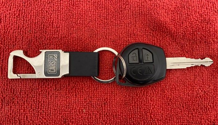 2019 Maruti Swift VXI D, Petrol, Manual, 16,521 km, Key Close Up