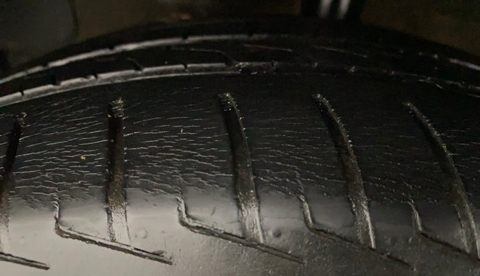 2019 Hyundai NEW SANTRO SPORTZ CNG, CNG, Manual, 50,694 km, Left Front Tyre Tread