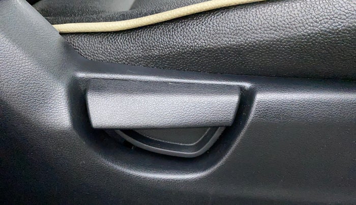 2019 Hyundai NEW SANTRO SPORTZ CNG, CNG, Manual, 50,694 km, Driver Side Adjustment Panel