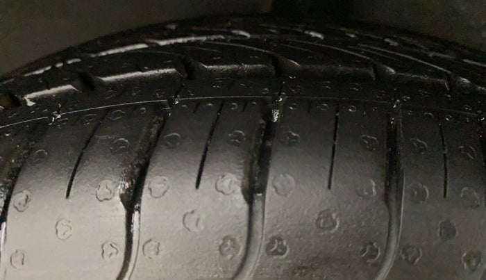2019 Hyundai NEW SANTRO SPORTZ CNG, CNG, Manual, 50,694 km, Right Rear Tyre Tread