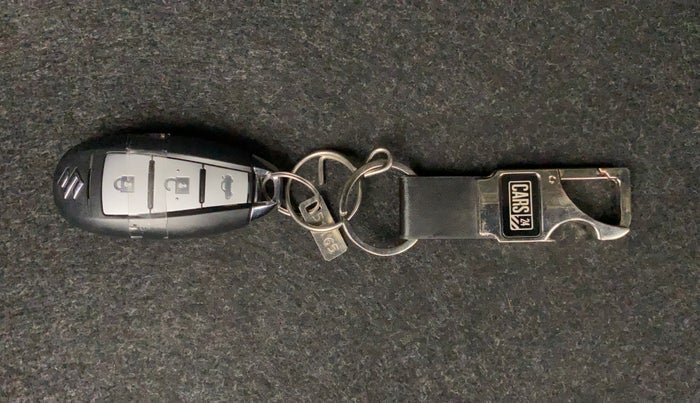 2016 Maruti Swift Dzire ZDI AMT, Diesel, Automatic, 31,093 km, Key Close Up