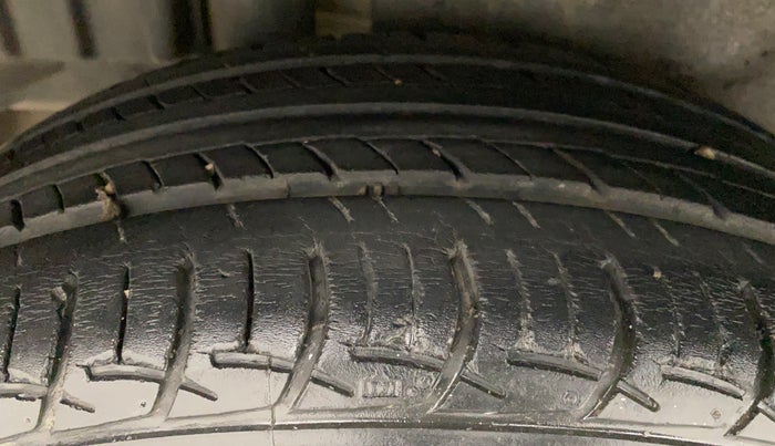 2016 Maruti Swift Dzire ZDI AMT, Diesel, Automatic, 31,093 km, Right Rear Tyre Tread