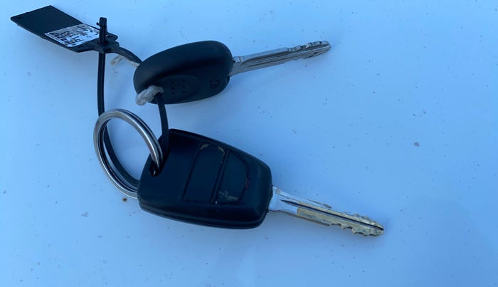 2019 Hyundai NEW SANTRO SPORTZ MT, CNG, Manual, 85,766 km, Key Close Up