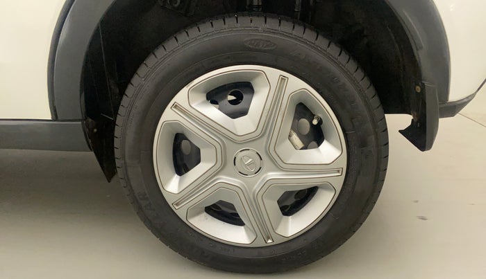 2022 Tata NEXON XM PLUS SUNROOF PETROL, Petrol, Manual, 7,600 km, Left Rear Wheel