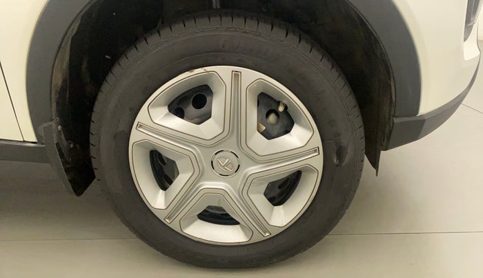 2022 Tata NEXON XM PLUS SUNROOF PETROL, Petrol, Manual, 7,600 km, Right Front Wheel