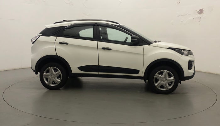 2022 Tata NEXON XM PLUS SUNROOF PETROL, Petrol, Manual, 7,600 km, Right Side