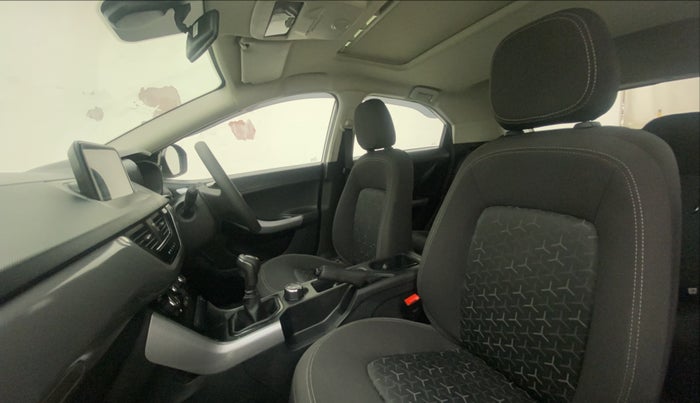 2022 Tata NEXON XM PLUS SUNROOF PETROL, Petrol, Manual, 7,600 km, Right Side Front Door Cabin