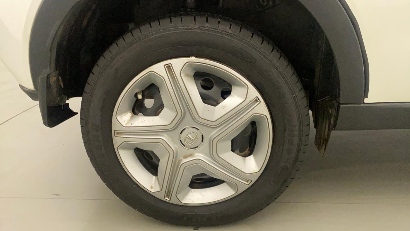 2022 Tata NEXON XM PLUS SUNROOF PETROL, Petrol, Manual, 7,600 km, Right Rear Wheel