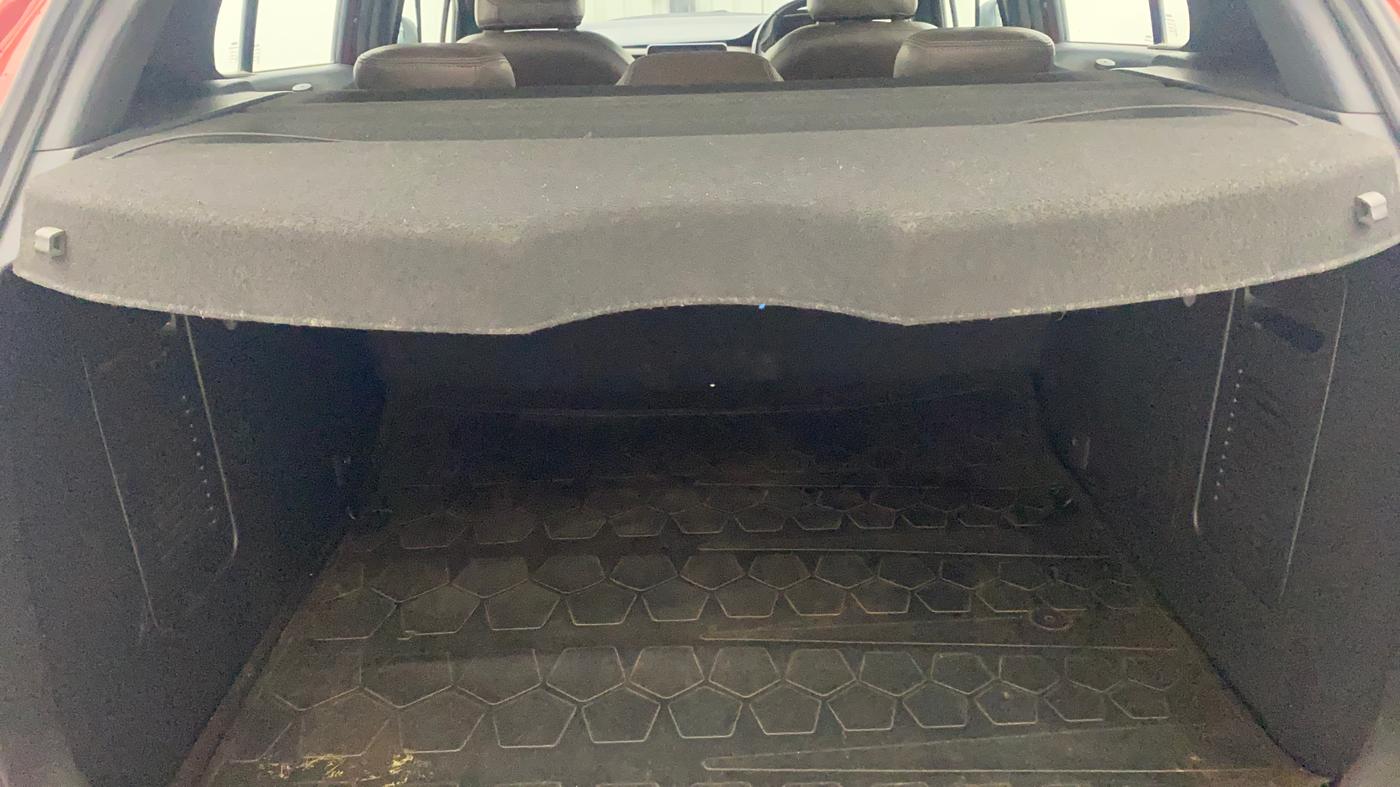 2019 Nissan Kicks XV PREMIUM O DUAL TONE DIESEL, Diesel, Manual, 1,16,304 km, Boot Inside