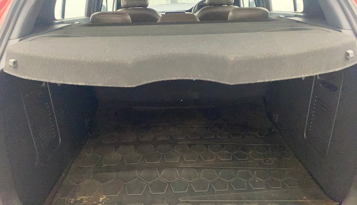 2019 Nissan Kicks XV PREMIUM O DUAL TONE DIESEL, Diesel, Manual, 1,16,212 km, Boot Inside