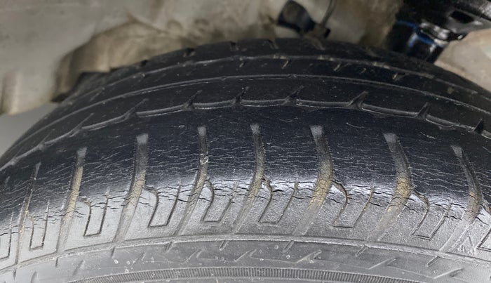 2016 Maruti Wagon R 1.0 VXI, Petrol, Manual, 43,459 km, Right Front Tyre Tread