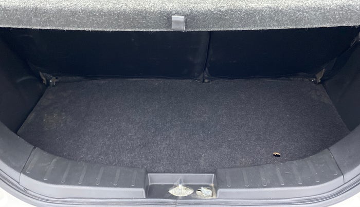2016 Maruti Wagon R 1.0 VXI, Petrol, Manual, 43,459 km, Boot Inside