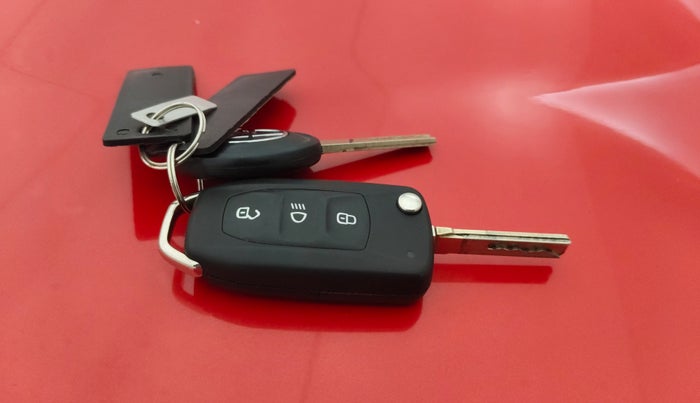 2024 Tata NEXON PURE 1.5 DIESEL, Diesel, Manual, 56,463 km, Key Close Up