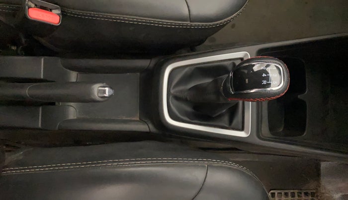 2019 Maruti Swift VXI, CNG, Manual, 70,799 km, Gear Lever