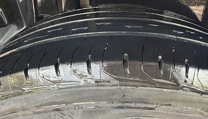2021 Maruti Vitara Brezza VXI, Petrol, Manual, 96,997 km, Right Rear Tyre Tread