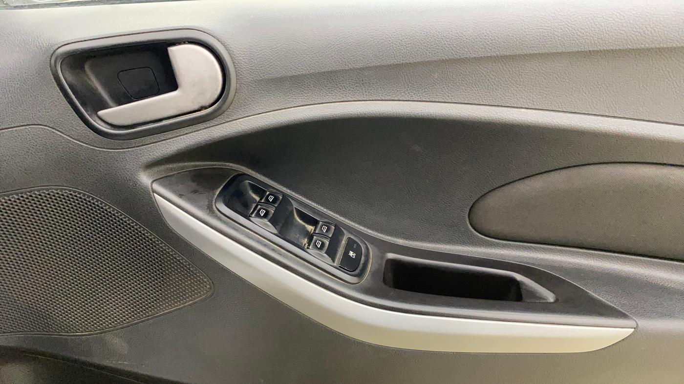 2016 Ford New Figo TITANIUM 1.2 PETROL MT, Petrol, Manual, 1,12,022 km, Driver Side Door Panels Control