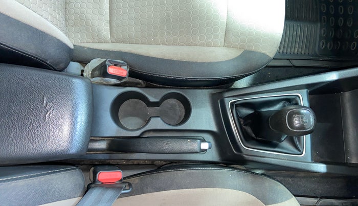 2017 Hyundai Elite i20 MAGNA EXECUTIVE 1.2, Petrol, Manual, 88,067 km, Gear Lever