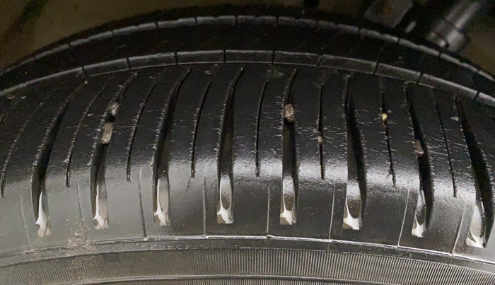 2013 Maruti Swift Dzire VXI, Petrol, Manual, 55,225 km, Right Rear Tyre Tread