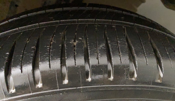 2013 Maruti Swift Dzire VXI, Petrol, Manual, 55,225 km, Left Rear Tyre Tread