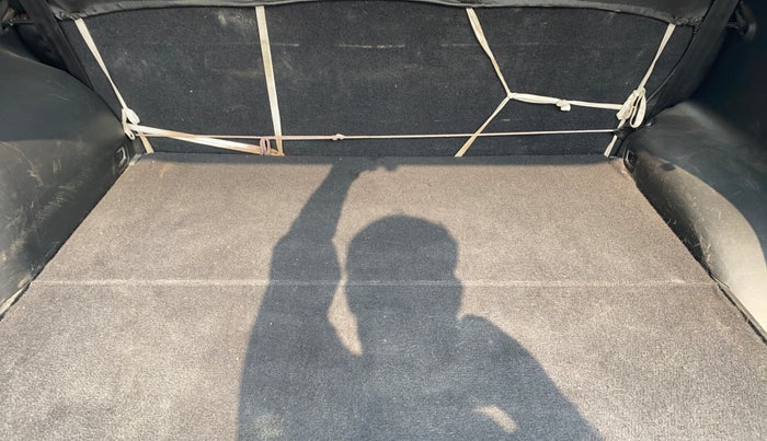 2017 Hyundai Creta SX PLUS 1.6 PETROL, Petrol, Manual, 83,575 km, Boot Inside