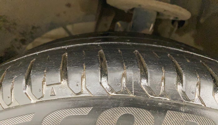 2019 Maruti Dzire ZXI AMT, Petrol, Automatic, 35,266 km, Left Front Tyre Tread