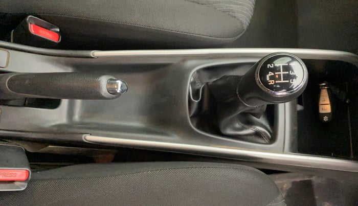 2016 Maruti Baleno ZETA PETROL 1.2, Petrol, Manual, 1,36,571 km, Gear Lever