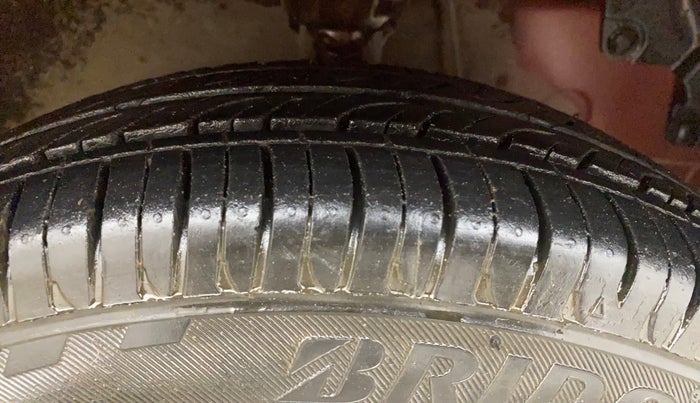 2013 Hyundai Eon D-LITE+, Petrol, Manual, 49,131 km, Right Front Tyre Tread