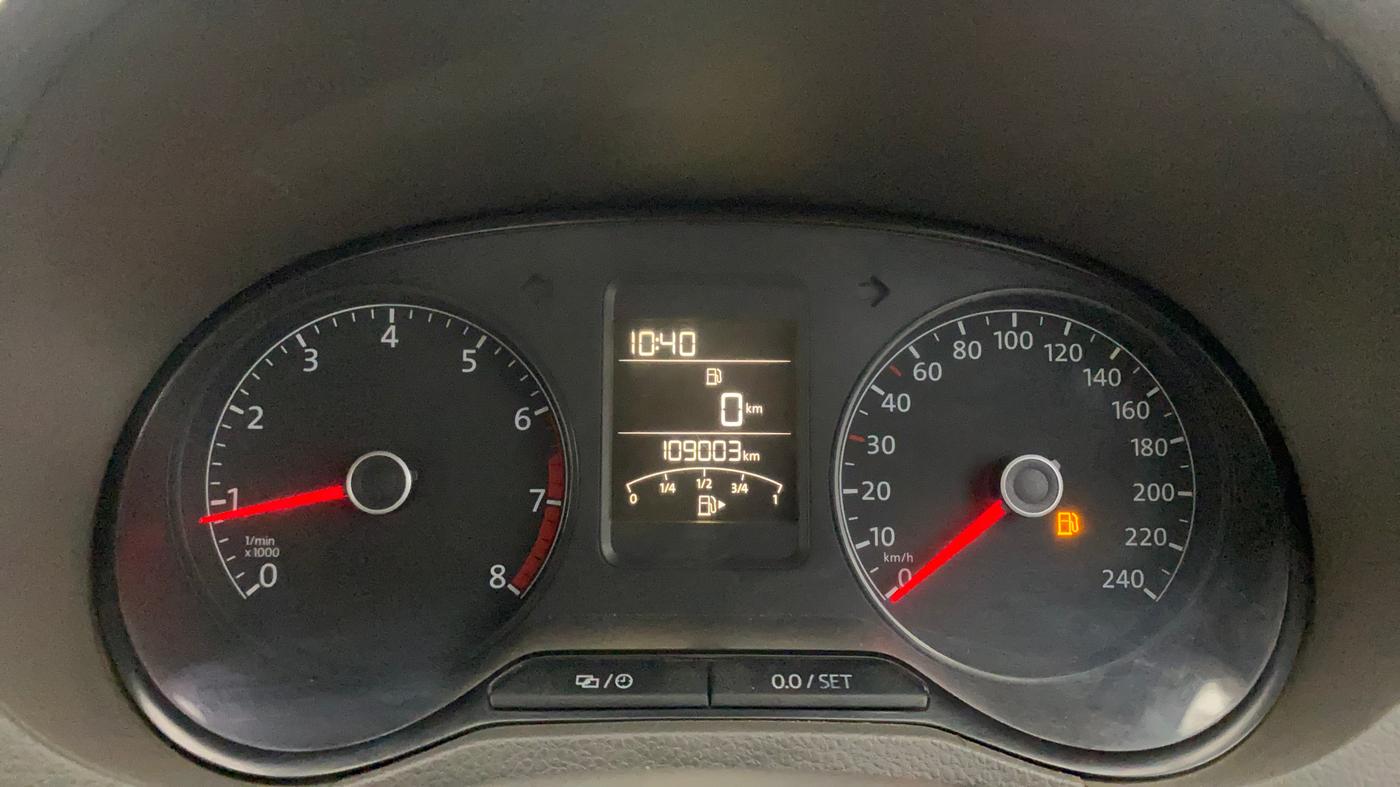 2015 Volkswagen Vento COMFORTLINE 1.6, Petrol, Manual, 1,08,866 km, Odometer Image